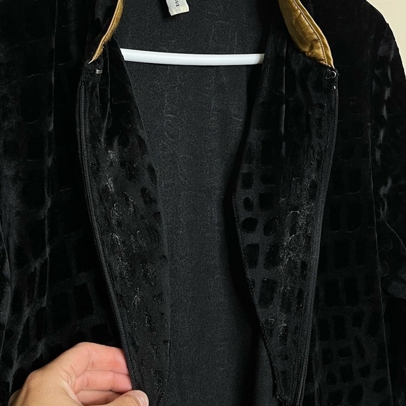 Vintage Natori Black Croc Velour Full Zip Robe - Picture 7 of 7